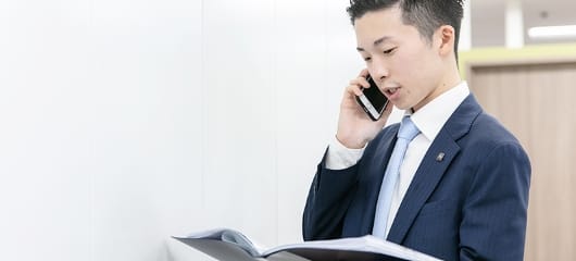 翌日のアポイントの資料準備